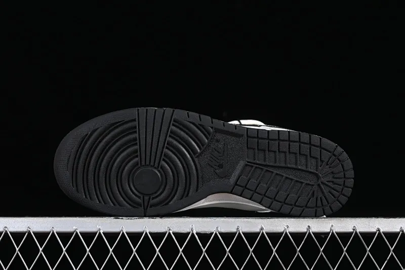All Categories Nk SB Dunk Series Nk SB Dunk Low Low-top sneakers Nk Dunk Retro Saml Panda Prank Black and white retro style SB strap low-top casual sneakers DD1391-100